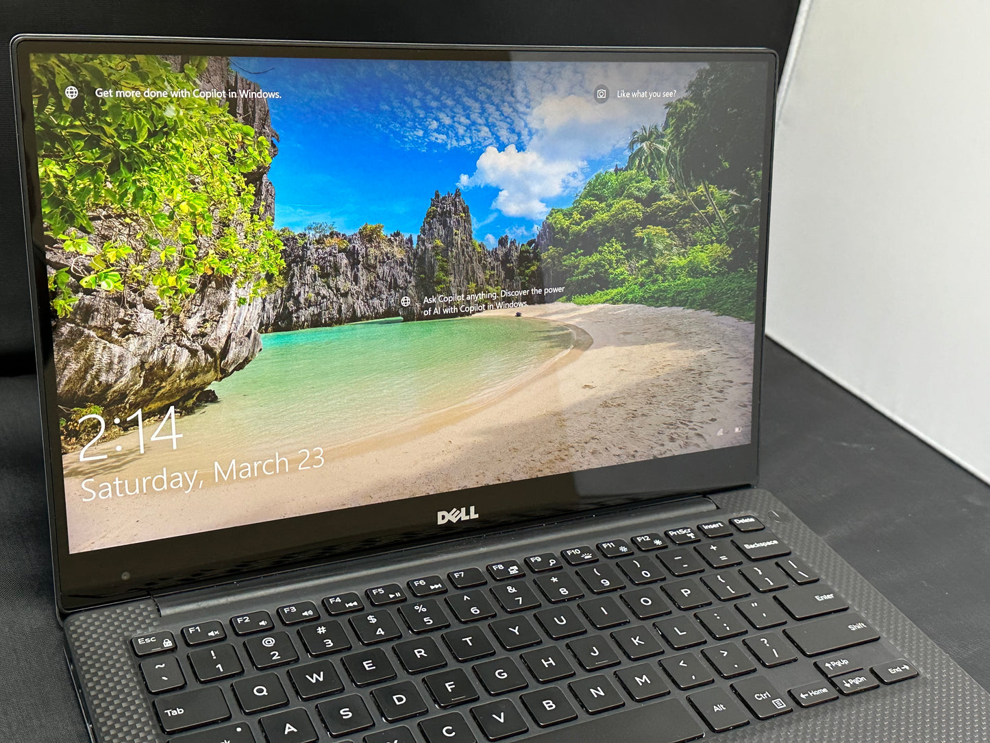 Dell XPS 9350 13.3 4k display touch i3-6100u 4gb win10pro